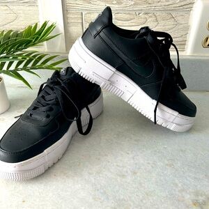 Nike platform Air Force 1 Pixel